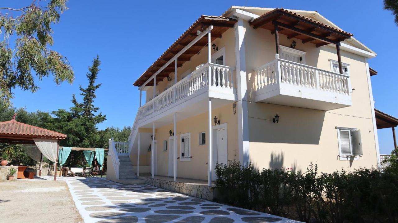 Patronis Studios Amoudi Exterior foto